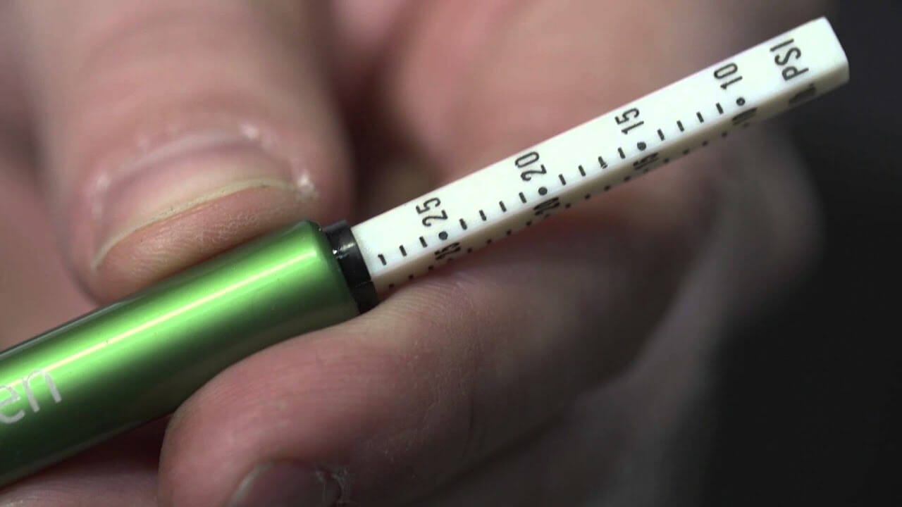 How To Use A Tire Gauge Correctly