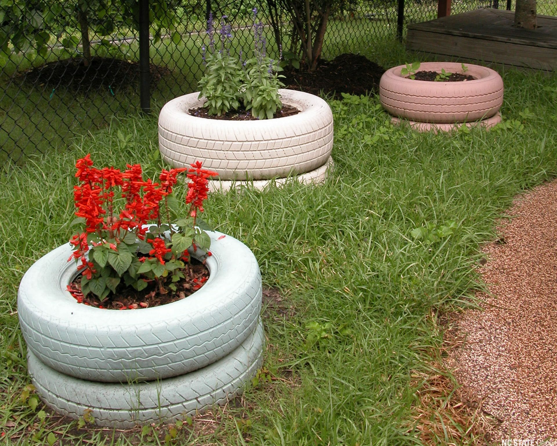 how-to-paint-tires-for-garden